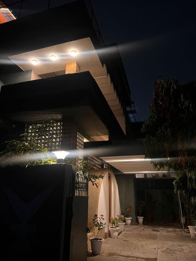 Aavaa Shanti Niwas Varanasi Exterior photo